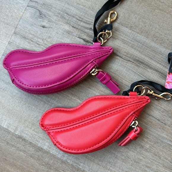DVF x Target 💋 Pink Lips Coin Purse Bag Charm NWT New - Picture 3 of 11